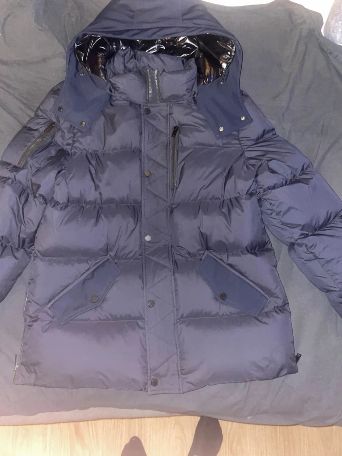 Mörkblå pufferjacka med huva - 3