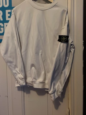 stone island tröja - stone island tröja. A kvalitet. skriv vid frågor!