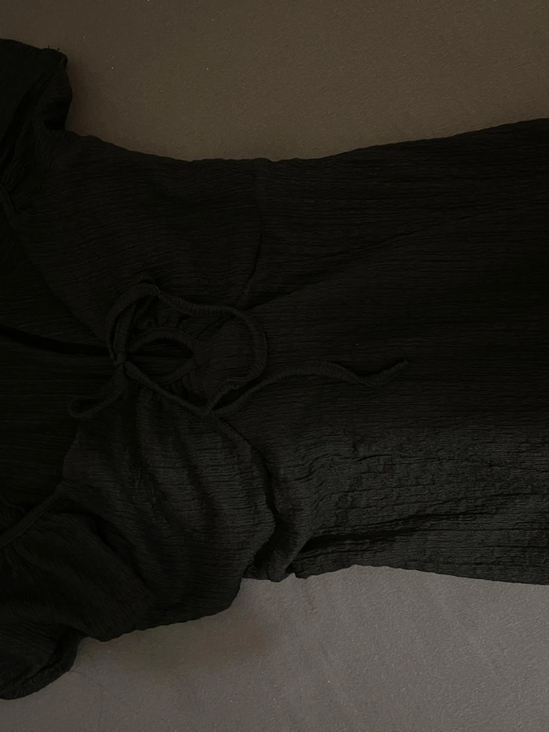 Svart långklänning med snörning - 2