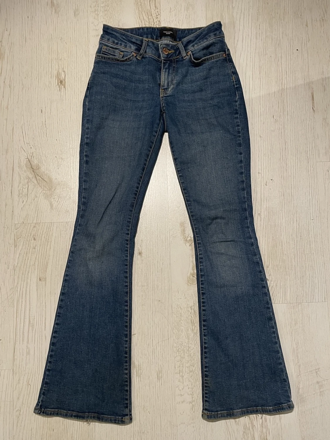 Lågmidjade bootcut jeans från Vero Moda