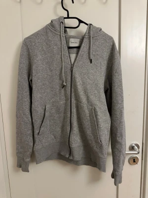 Grå ziphoodie från Jack & Jones  - Superfin men används inte