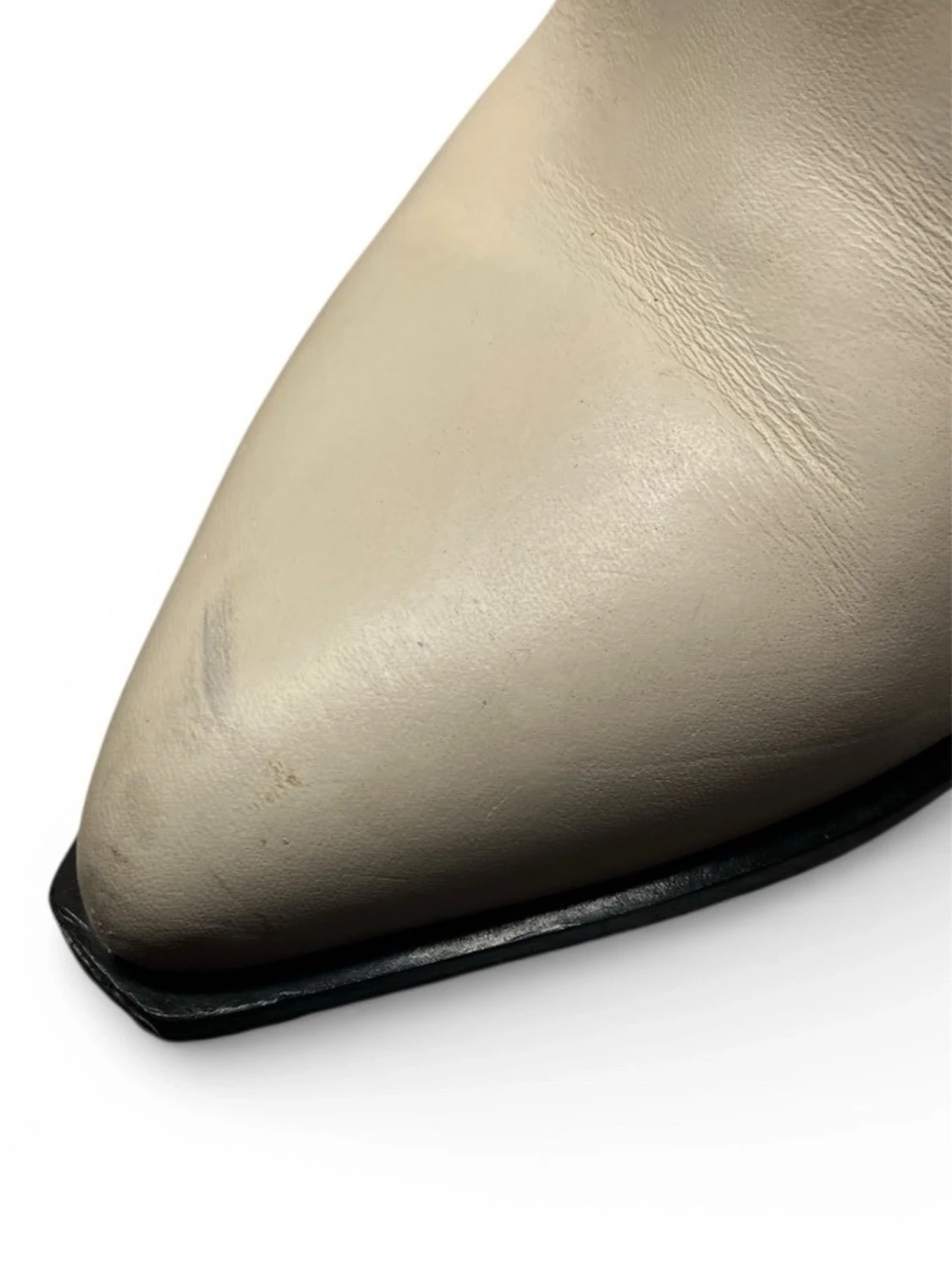 Beige och svarta klackskor i skinn - 4