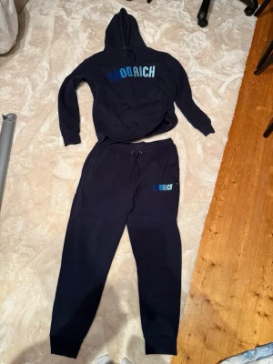 Hoodrich dress Tracksuit  - Hoodrich tracksuit storlek M