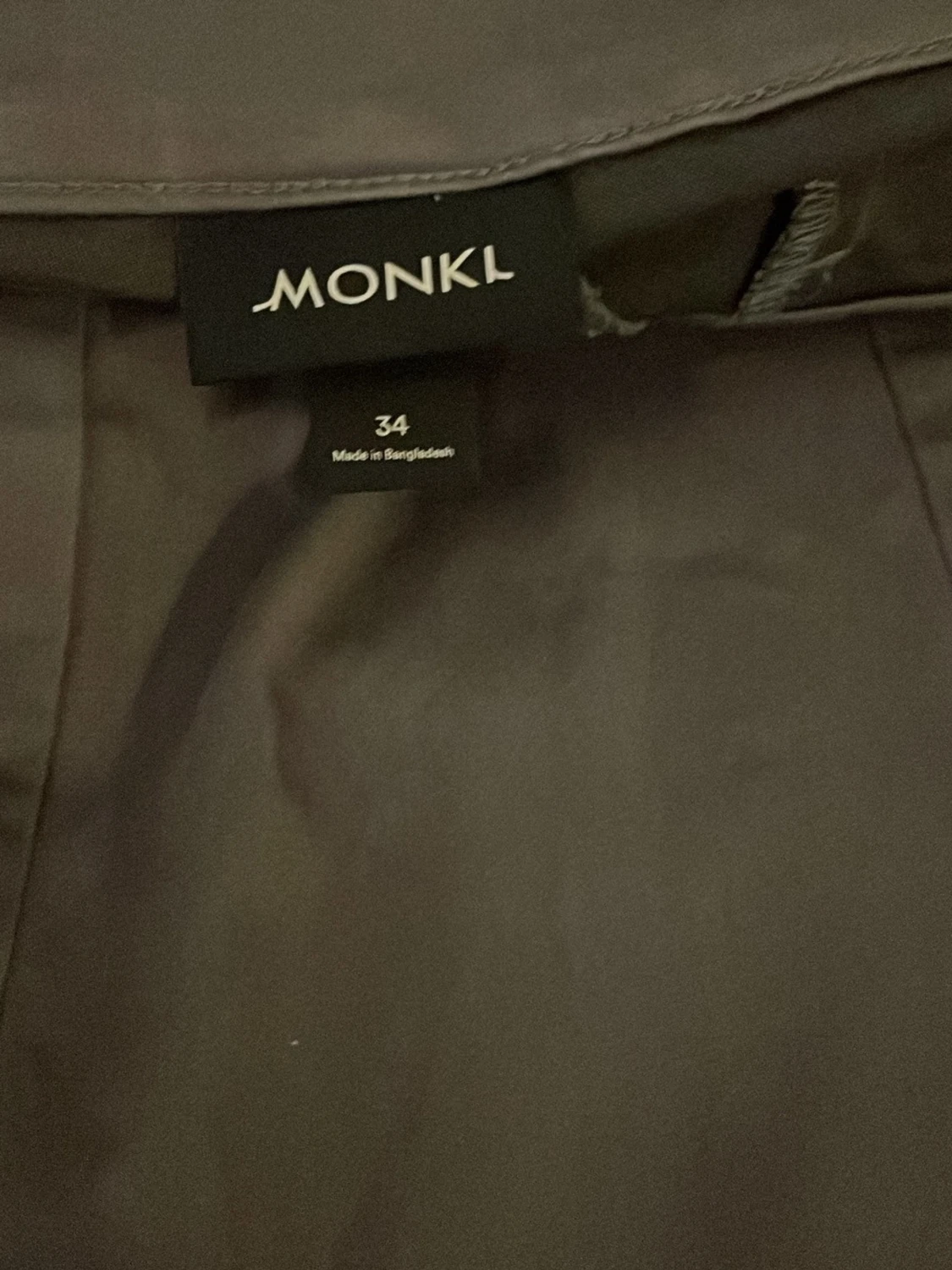 Mörkgrå bootcut byxor från Monki - 2