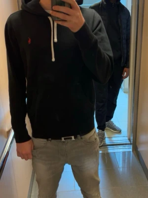 Polo Ralph louren hoodie  - Lite Använd men inga defekter, S stilren och skön