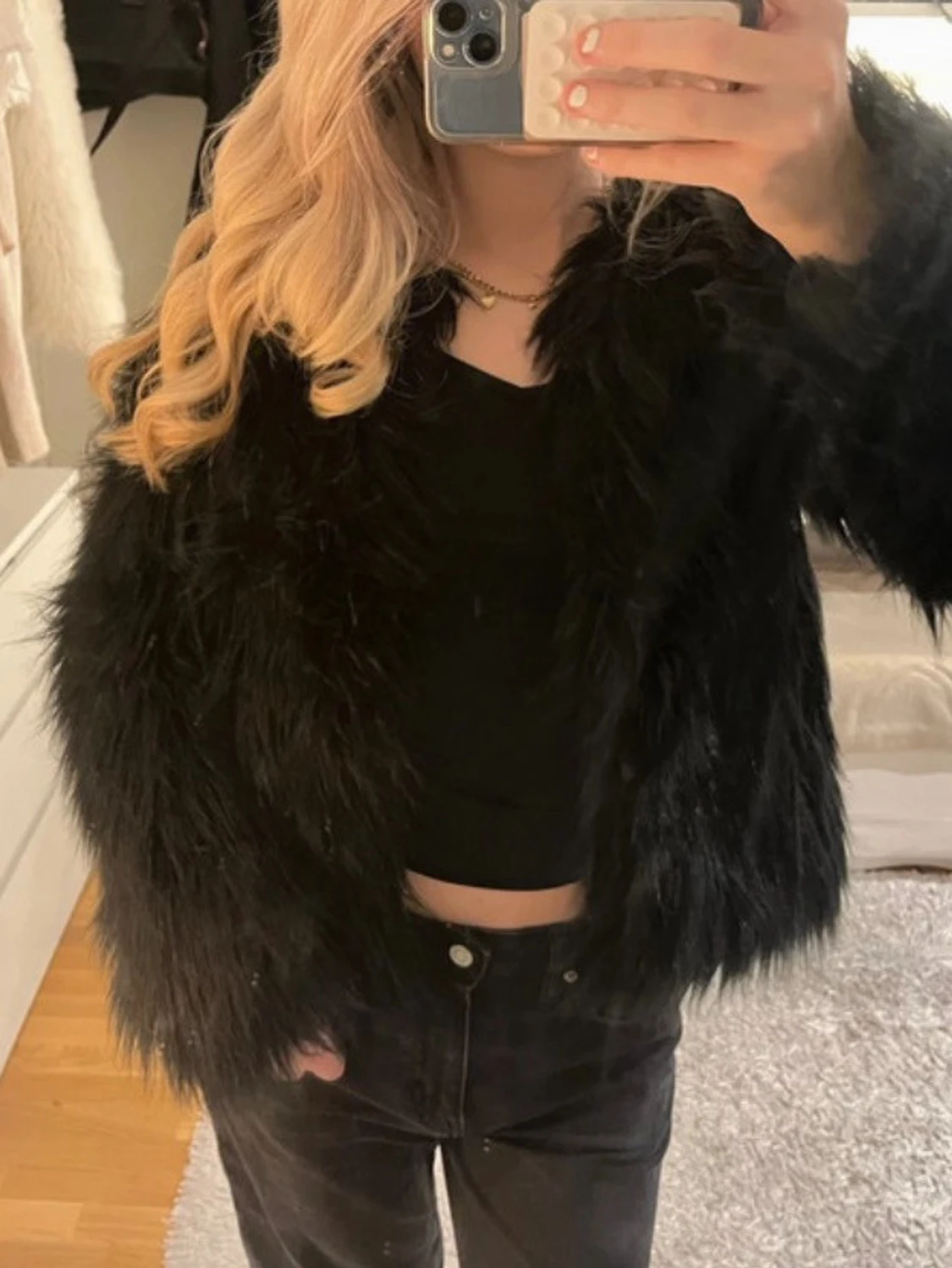 Svart pälsjacka med lång ärm - 2