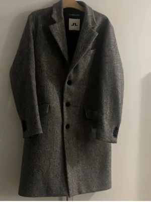 Grå rutig rock från J.Lindeberg - J Lindeberg rock