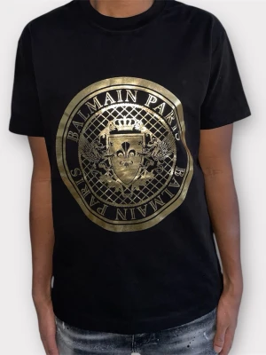 Balmain Paris tshirt strl S - Helt ny. Fin replika med hög kvalitet. EU| S  Pris: 949kr. Först till kvarn. Skickas direkt inom 24h