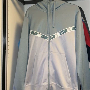 Nike tracksuit - Använd fåtal gånger!