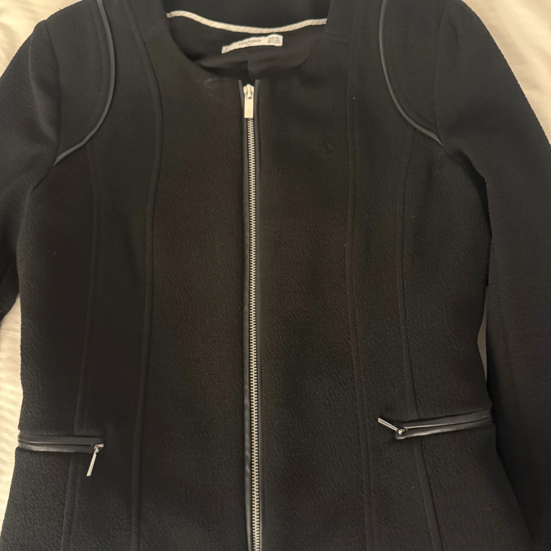 Svart kavajjacka från Mango XS