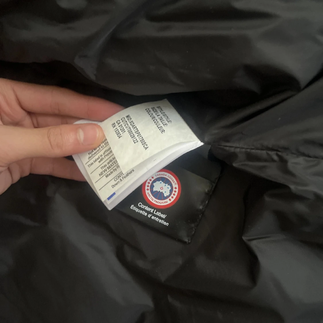 Svart dunjacka med päls från Canada Goose - 2