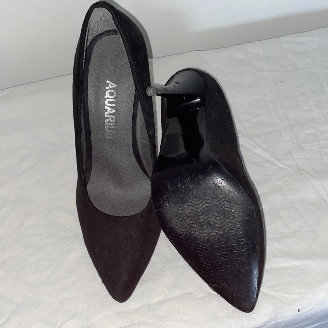 Svarta pumps från Aquarius med klack - 1
