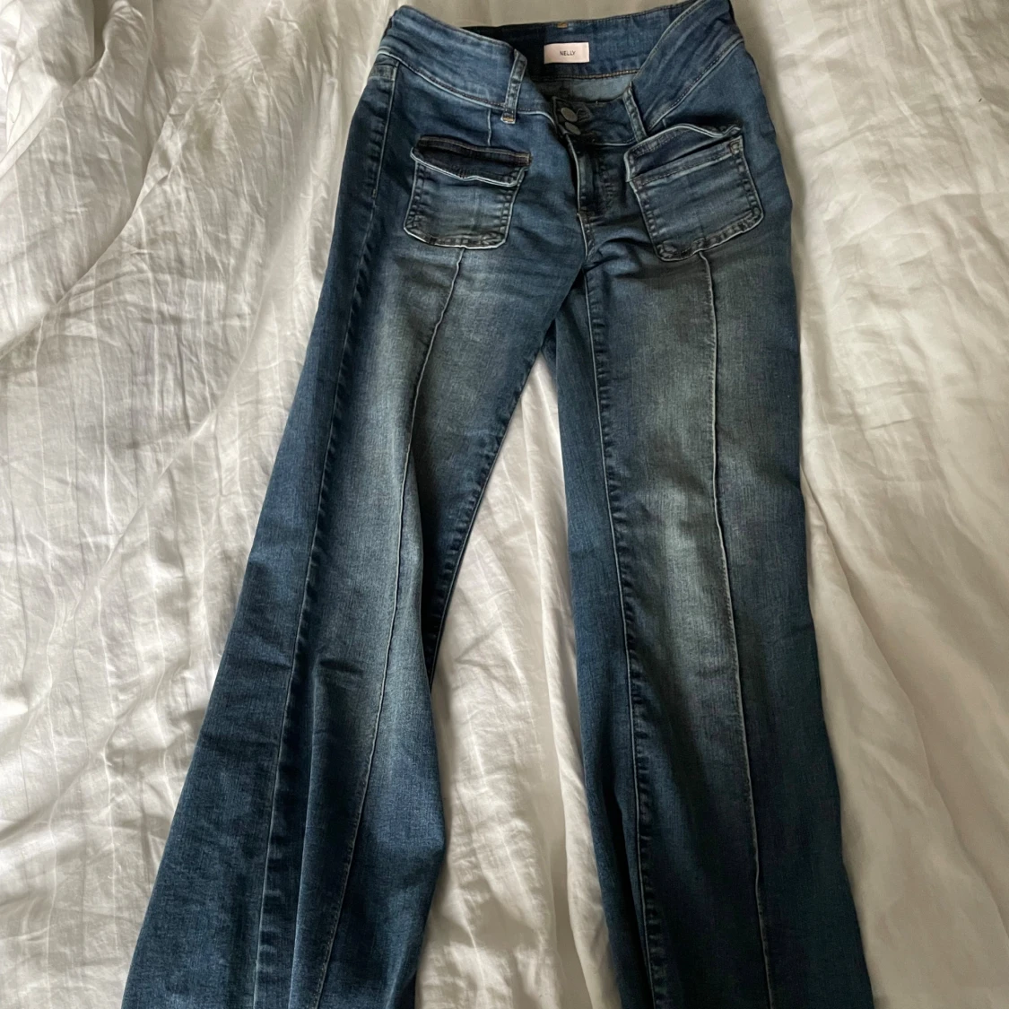 Blå bootcut jeans från Nelly💗 - 3