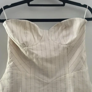 Korsett topp - Jättefin korsettopp. Storlek M men passar S. Helt ny men utan prislapp. 