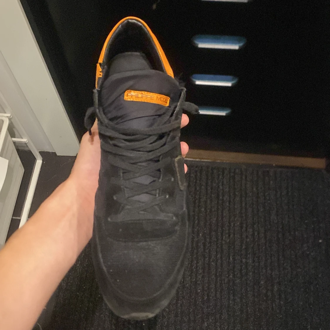 Philippe Model svarta sneakers med orange detalj - 3