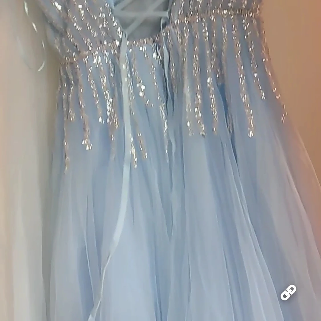 Ljusblå glittrig balklänning - 1
