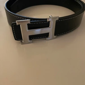 Bälte silver, svart  - Helt nytt 
