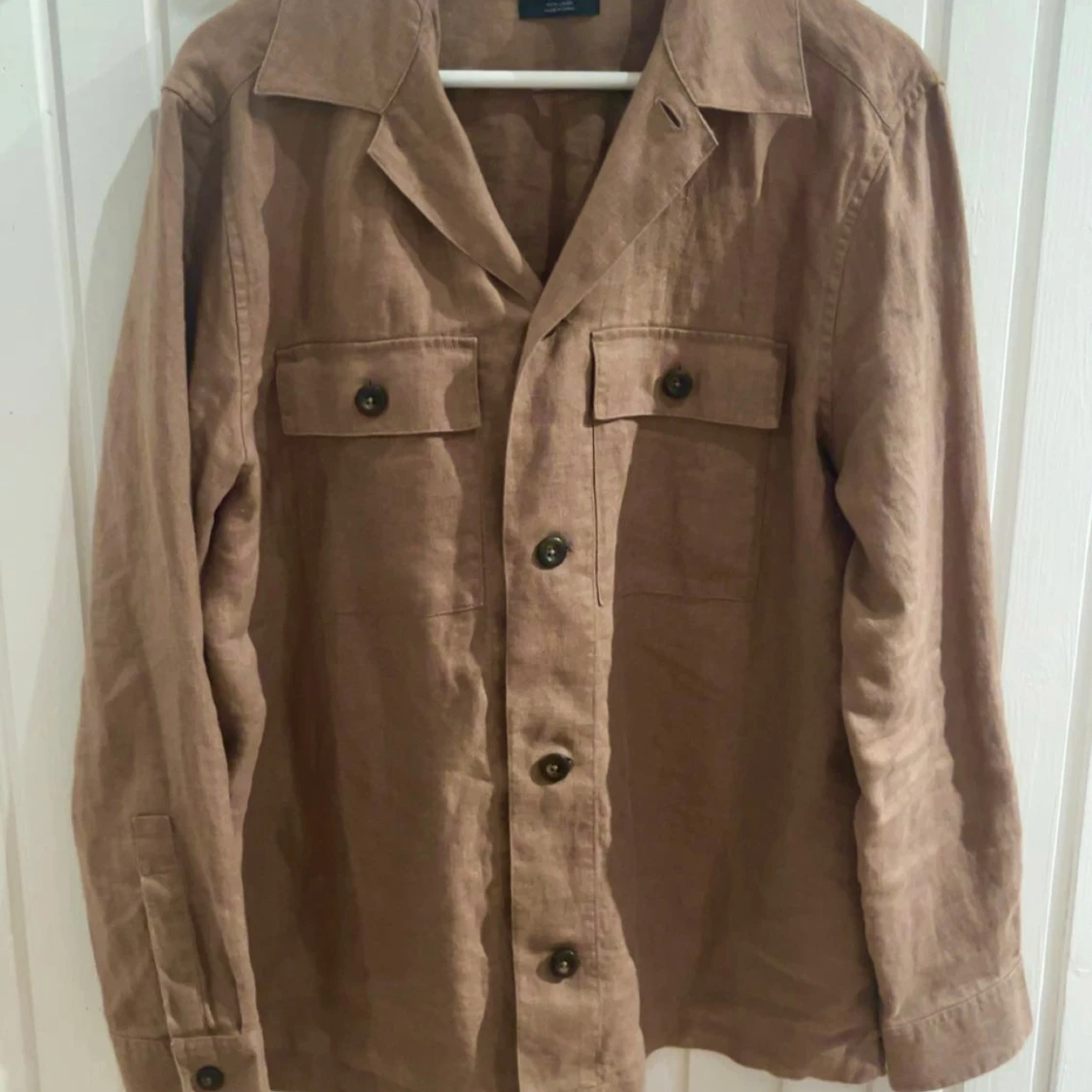 Brun overshirt i linne från Massimo Dutti