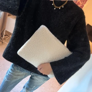 Teddy dator fodral🤍🤍 - Teddy datorfodral passar min MacBook 13 tum🤍🤍 Från teddyz.se 🤍🤍🤍 Har 10 st så skriv ifall du vill köpa