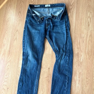Jack and Jones jeans - Jack and Jones jeans storlek 27/30                   Relaxed/Chris