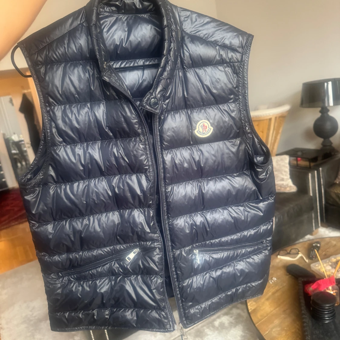 Mörkblå dunväst från Moncler - 1