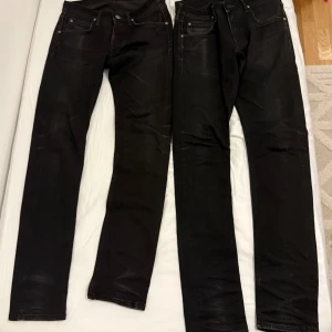 Säljer 2 Svarta Lee Jeans! - Båda jeansen är likadana. Storlek: W: 28. L: 32