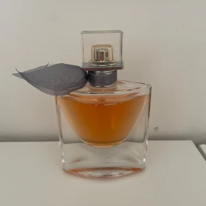 La Vie Est Belle EdP från Lancôme - La Vie Est Belle Eau de Parfum från Lancôme 30ml, knappt använd 