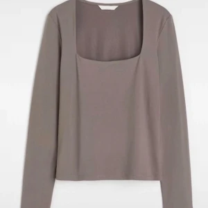 Lågämrad grå beige topp från H&M  - Lågämrad grå beige topp från H&M  i storlek S oanvänd 