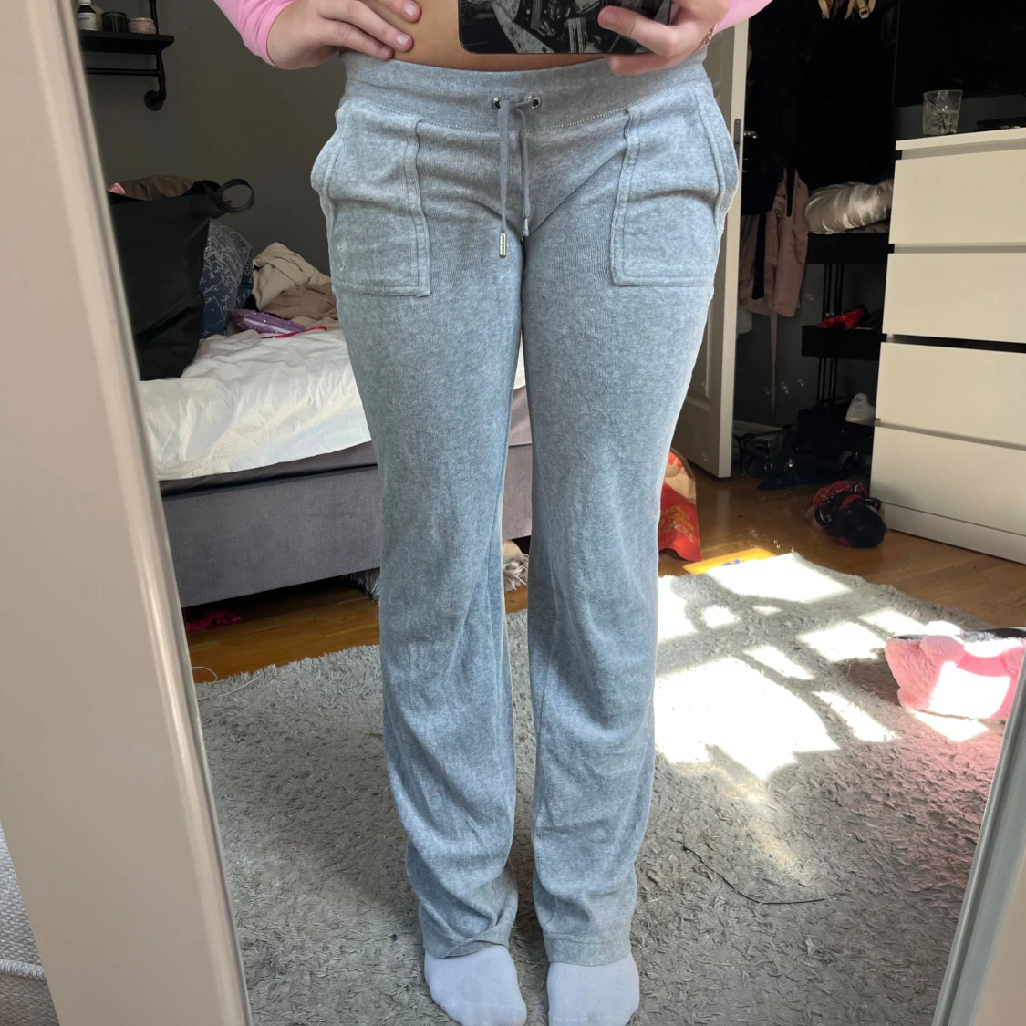 Gråa juicy byxor
