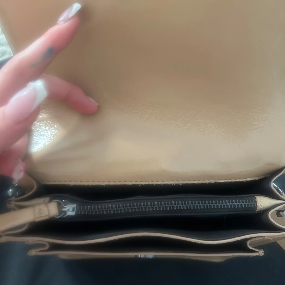 Beige axelväska från DAY ET - 2