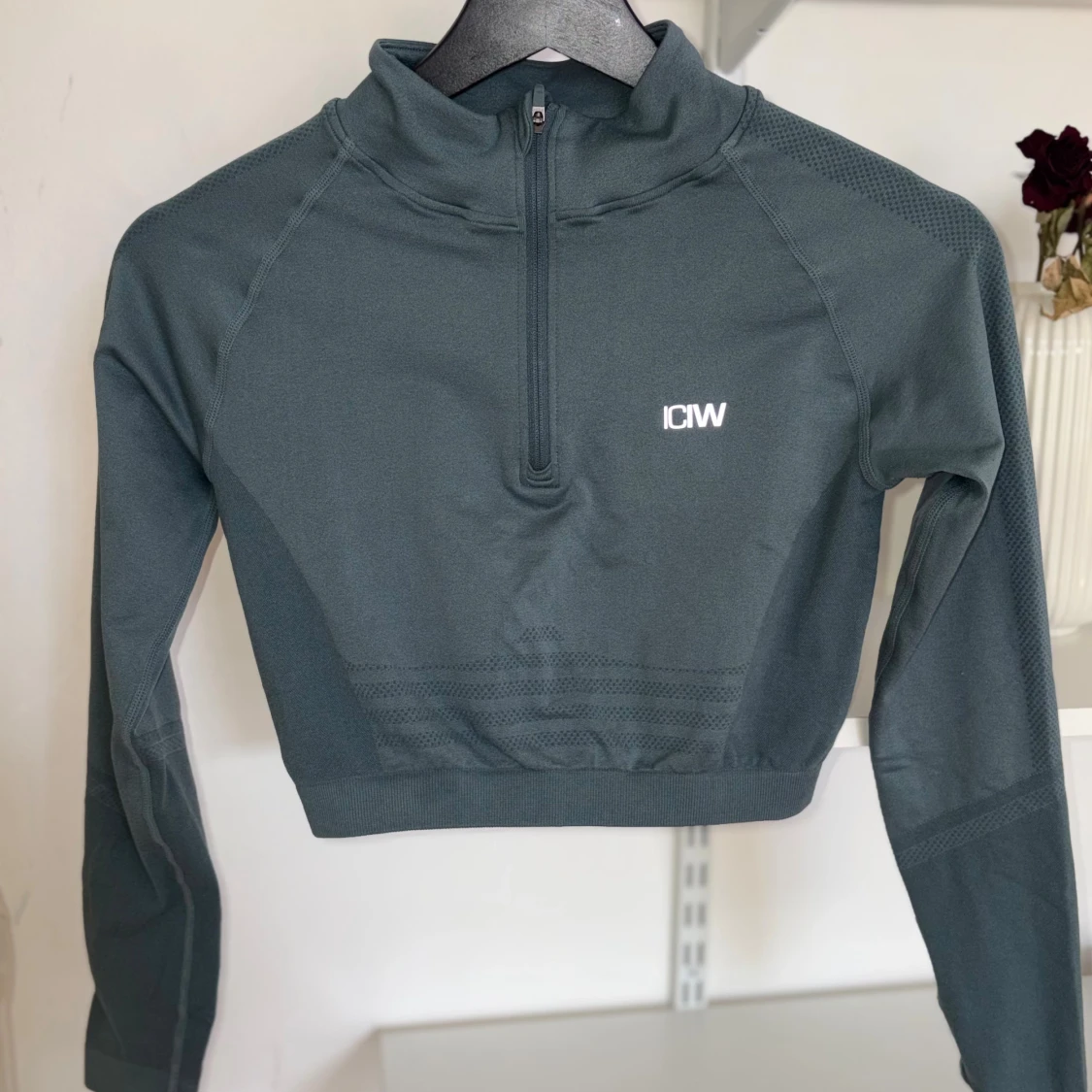 Långärmad träning crop top ICANIWILL 