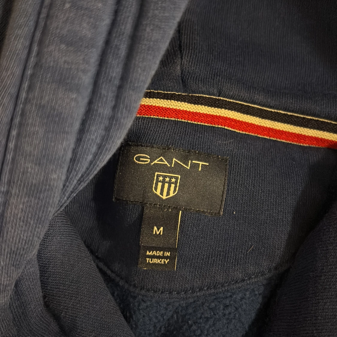 Blå hoodie från GANT med logga - 2