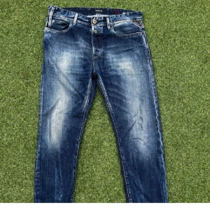 Replay RBJ.901 - Snygga replay jeans. Strlk 31w 30L.