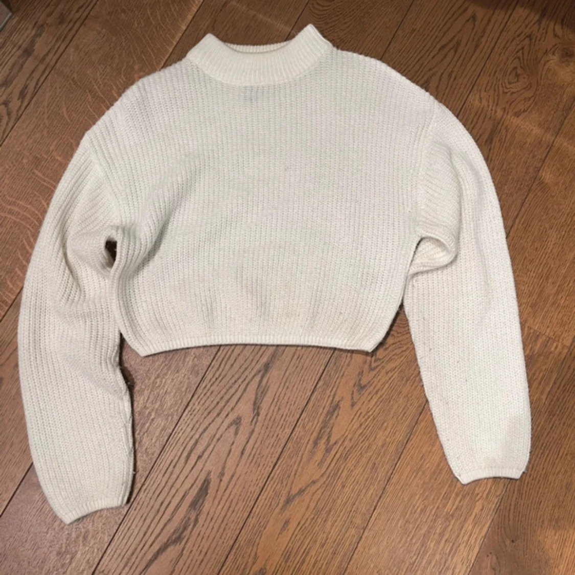 Vit croppad stickad tröja - 1