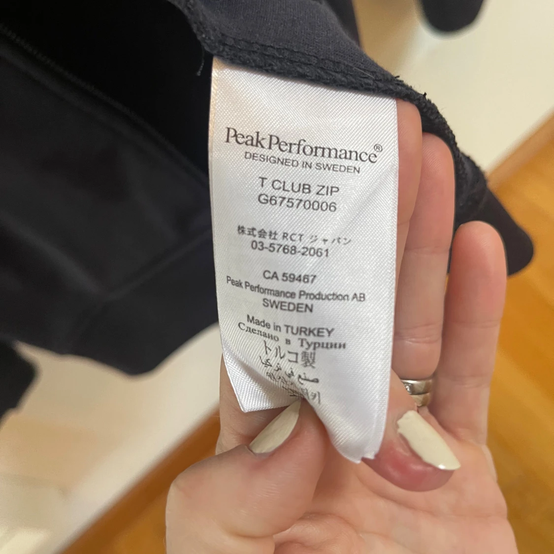 Mörkblå Peak Performance hoodie - 3