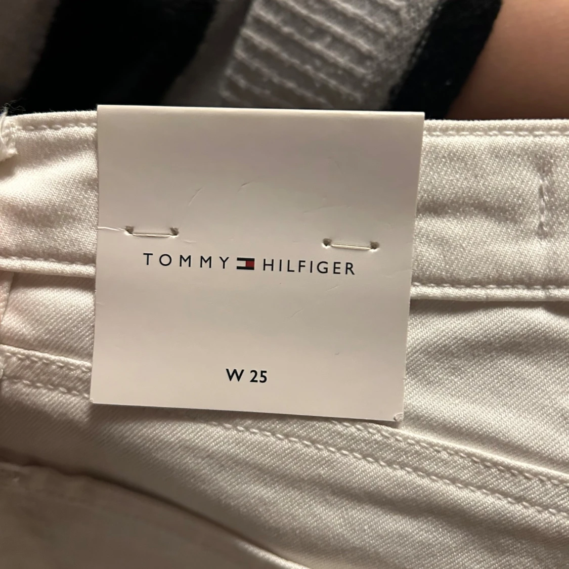 Vita jeans från Tommy Hilfiger  - 2