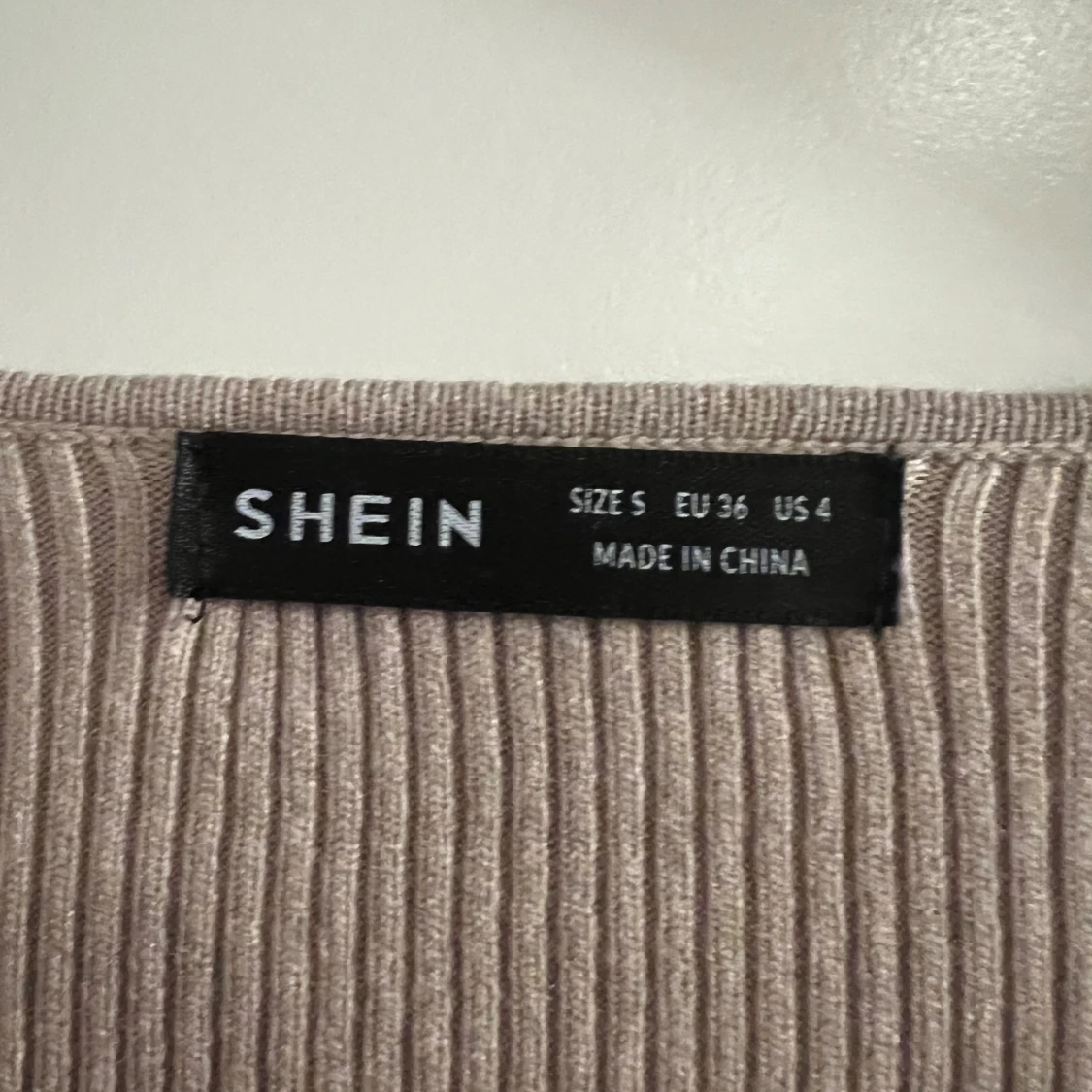 Beige ribbad topp från SHEIN - 1