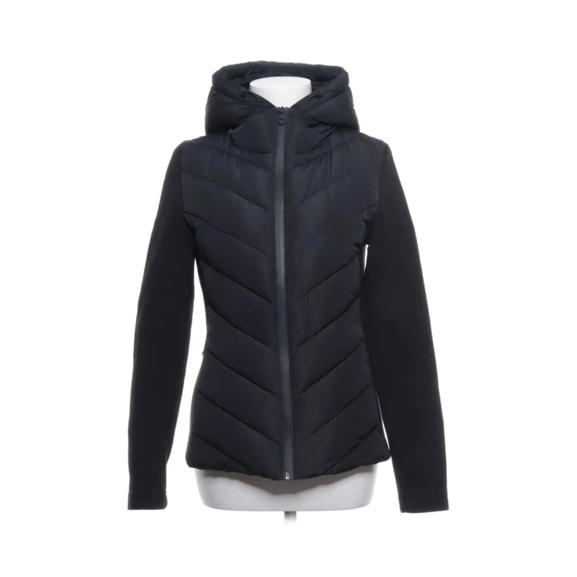 Svart pufferjacka med huva från Zara