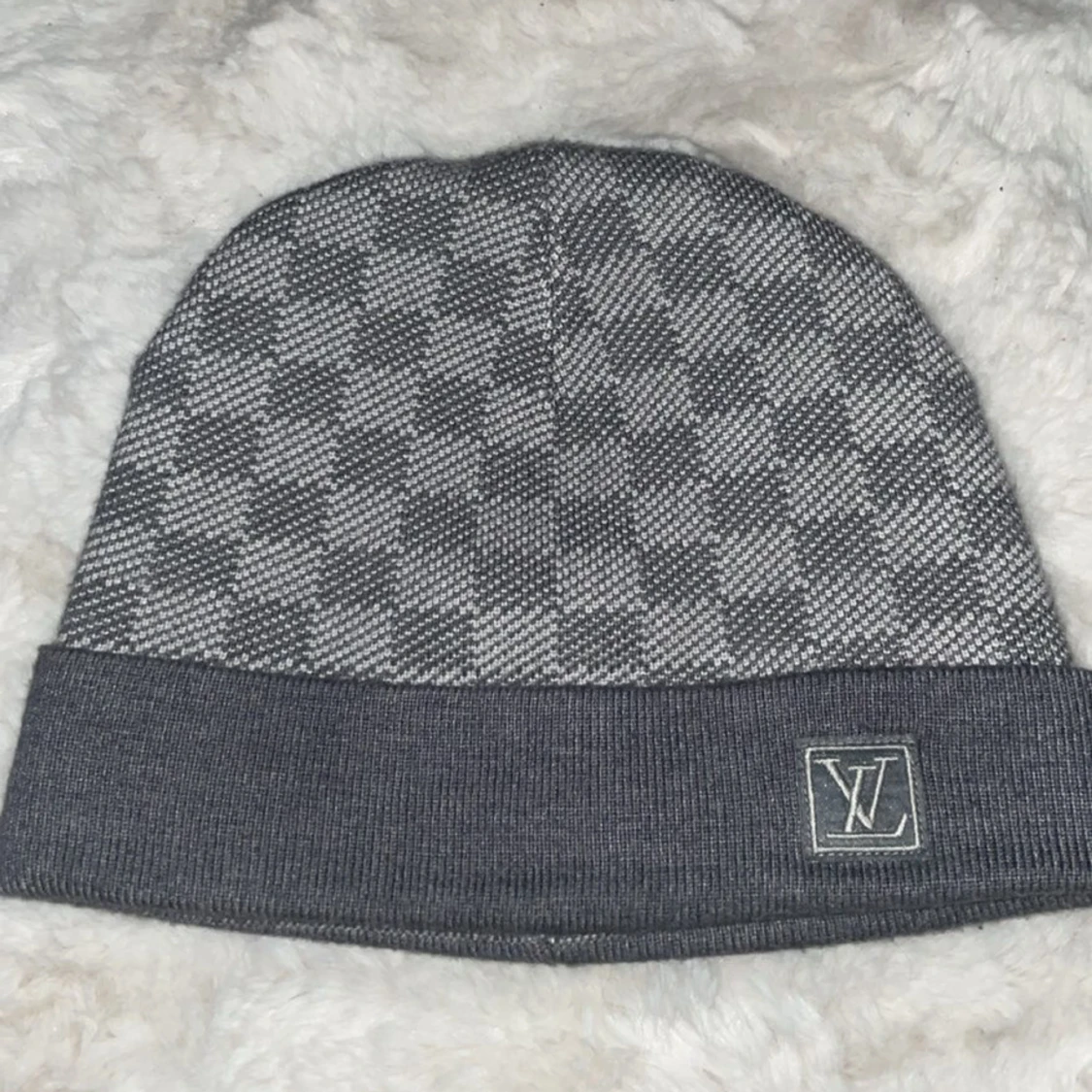 Grå rutig Louis Vuitton mössa - 2