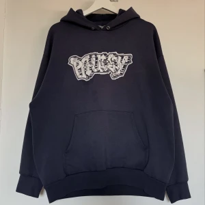 Vintage graffiti hoodie - Hoodie från 2002 med sjuk fade och nice front och back graffiti tryck. Sitter som en M.