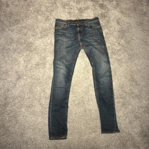 Nudie jeans - Riktigt feta nudie jeans med skön tvätt. Storleken är L34/W33 och skicket är mycket bra!