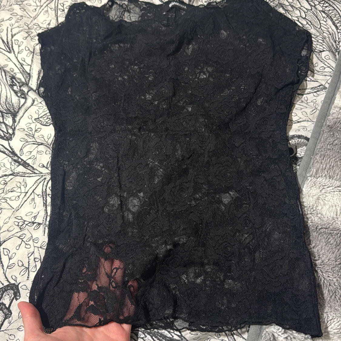 Svart spetsblus från Gina Tricot XS - 2