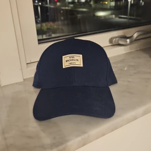 Keps - Ny! Mörkblå