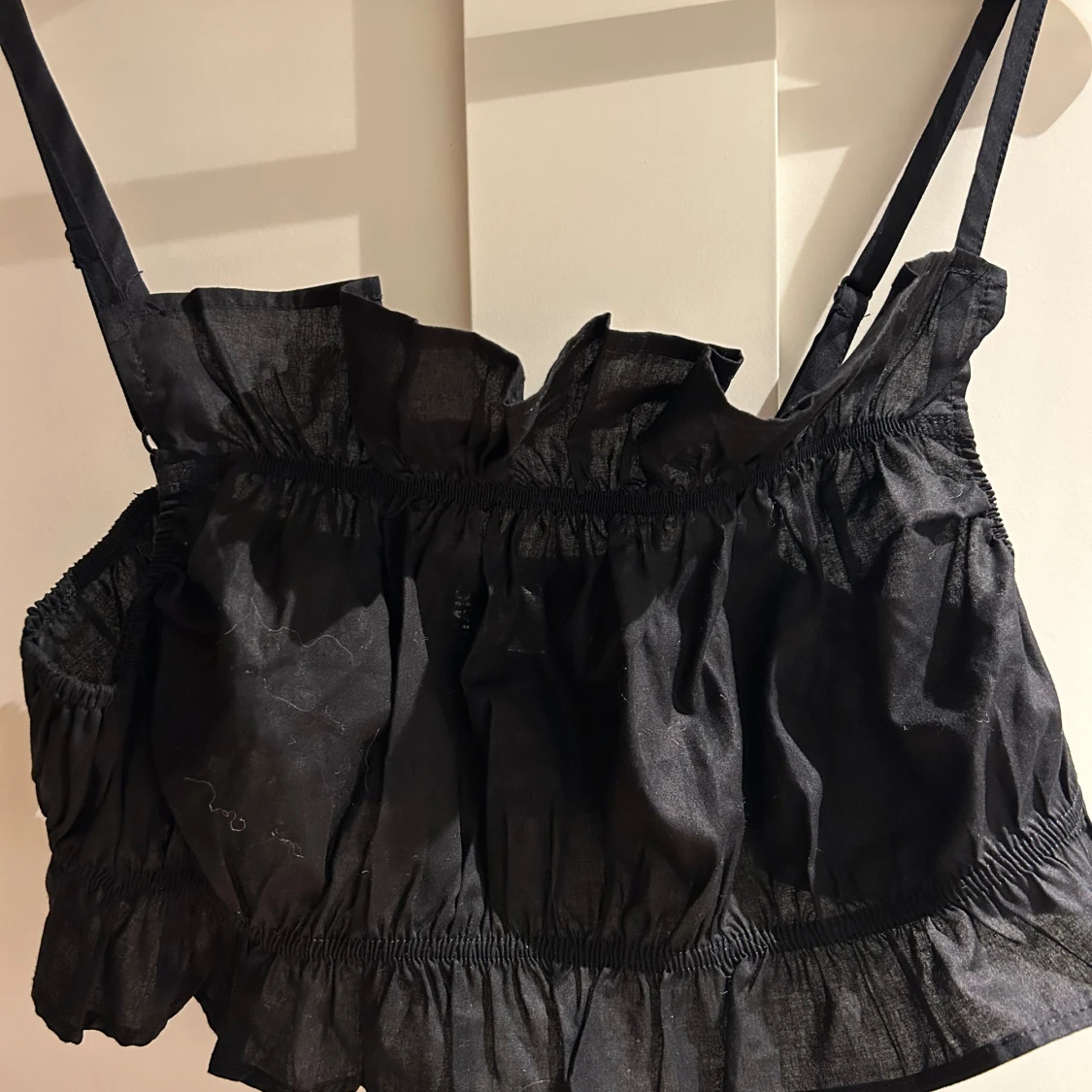 Svart volang linnetopp från H&M - 3