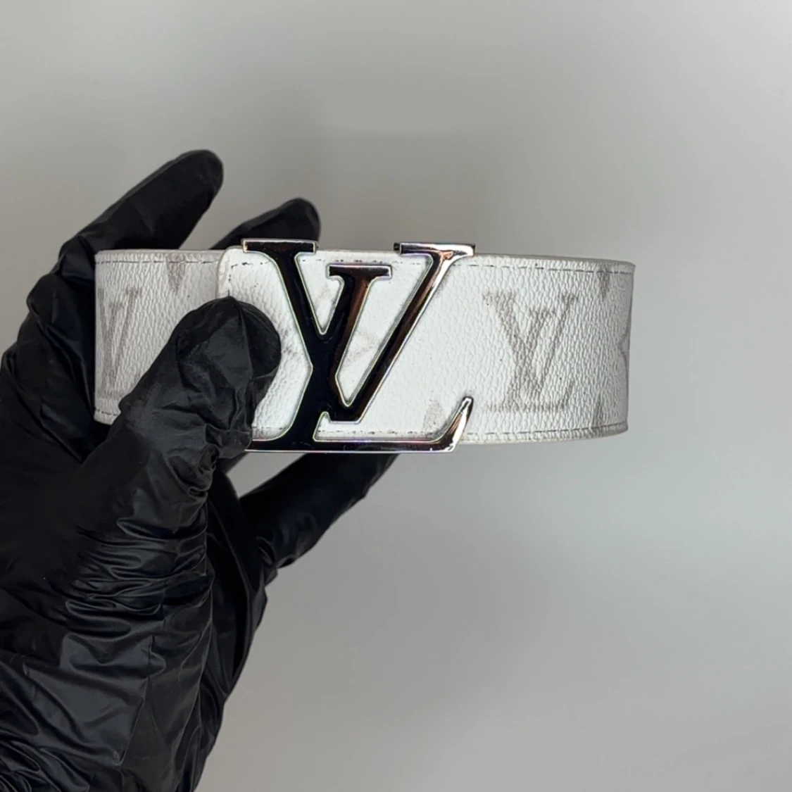 L bälte vit monogram