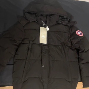 Canada Goose Wyndham Parka  - Storlek M, oanvänd, herr, wyndhamparka