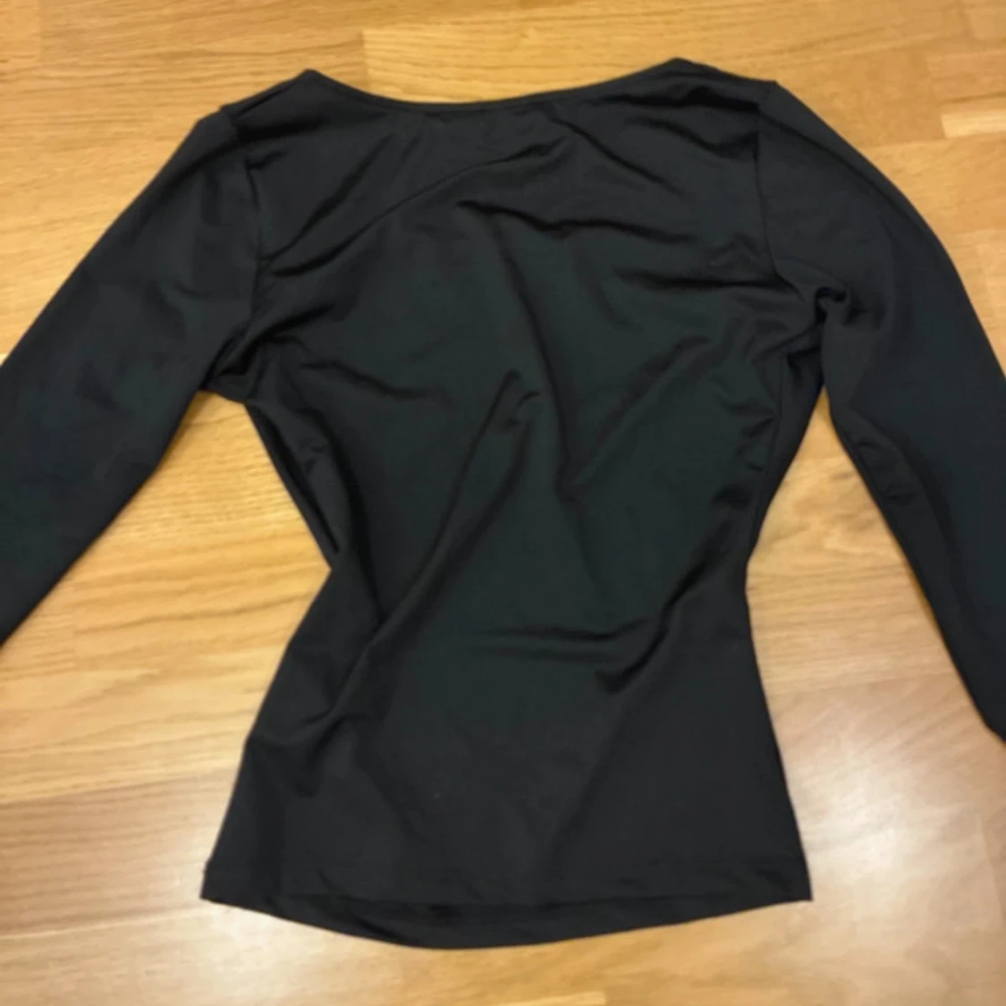 Svart långärmad topp från Bubbleroom - 2