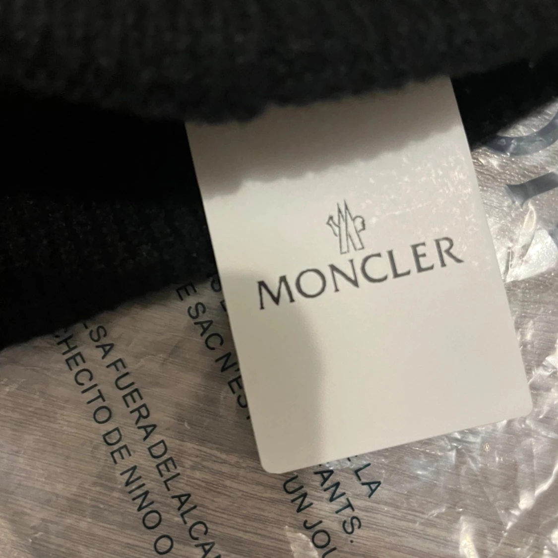 Stilren vintermössa i hög kvalitet - 1