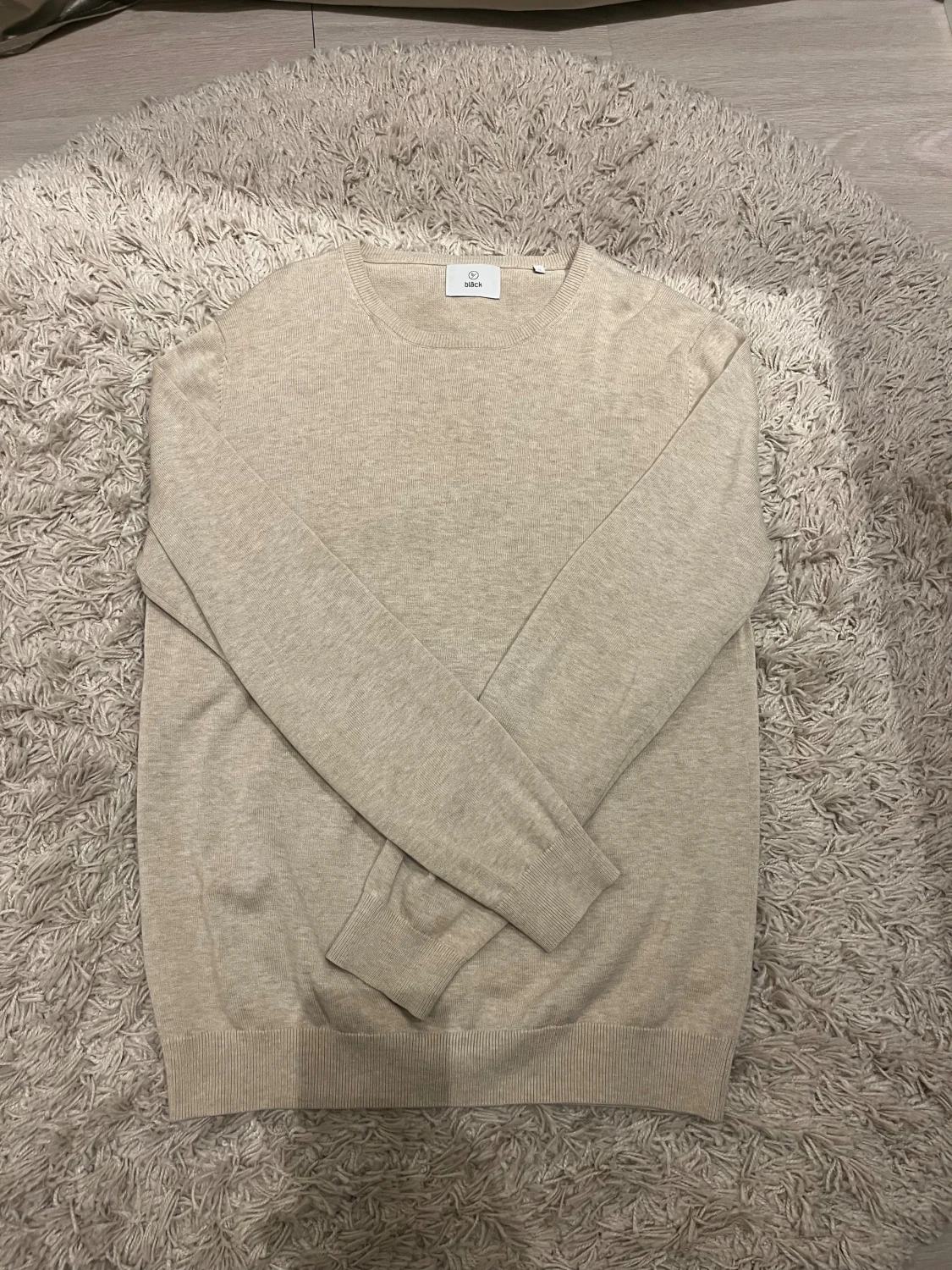 Beige sweatshirt