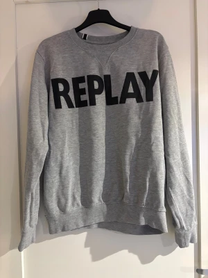 Replay tröja - Replay tröja i fint skick! Inga slitage osv. Hör gärna av dig om det är något du funderar över. Leon